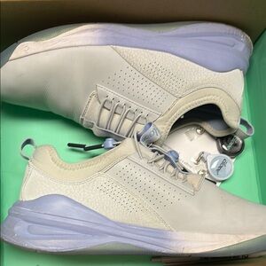 Women’s Clove Sneakers.